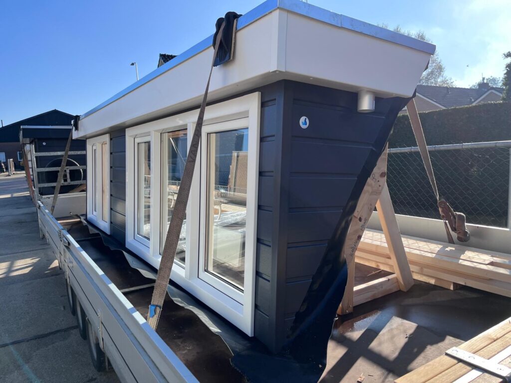 Prefab dakkapellen - aansluiting met Leadax