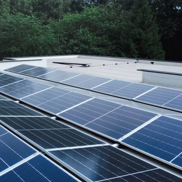 roov-energiedak-zonnepanelen Afbeelding zonnepanelen dak, toepassing Leadax Roov energiedak